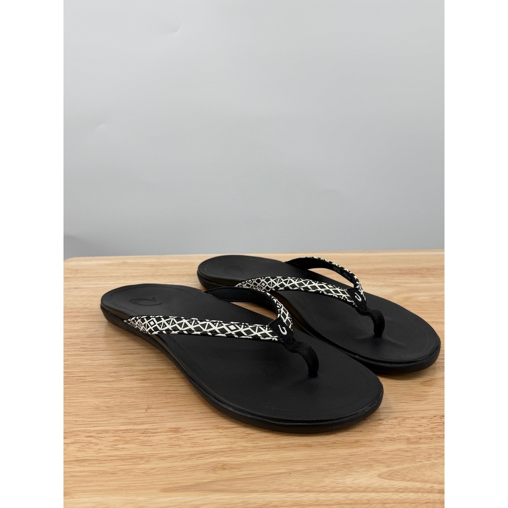 OluKai Ho'opio Women US 7 Flip Flop Sandals Black Geometric Beach Comfort Travel